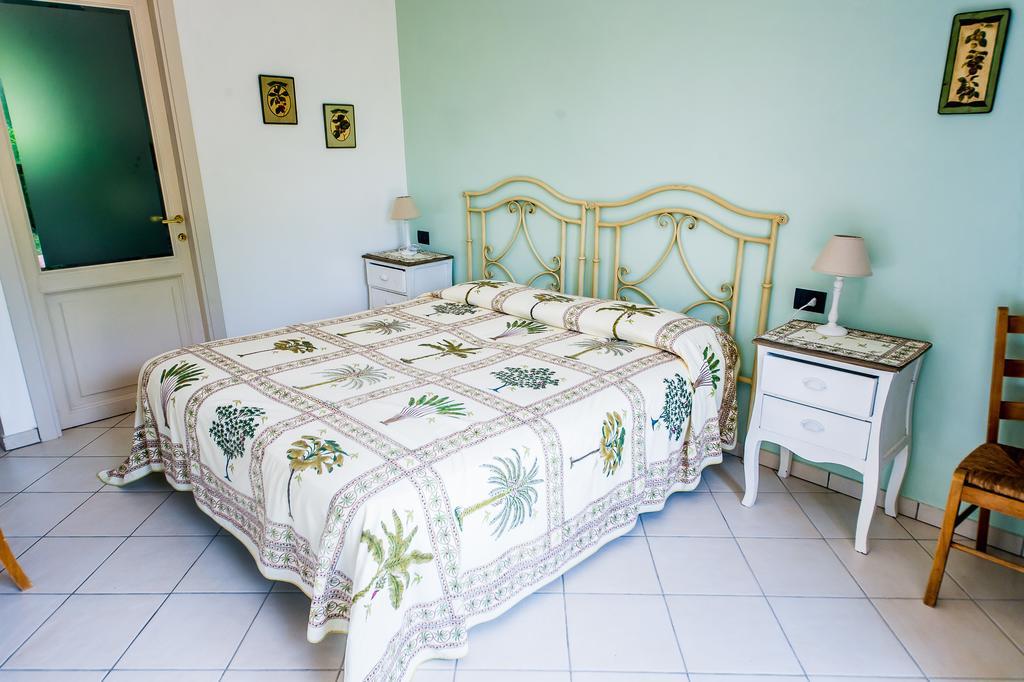 Bed and Breakfast Donnasilia Палинуро Экстерьер фото